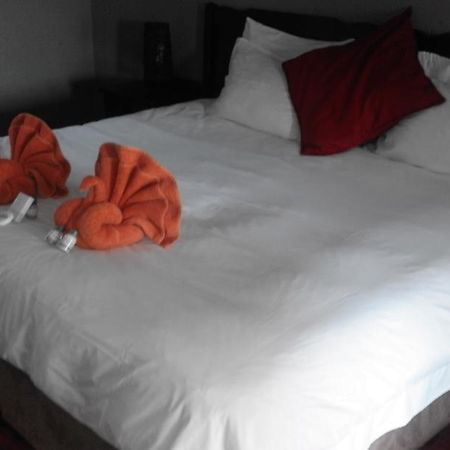 Flamboyant Guest Lodge Γιοχάνεσμπουργκ Εξωτερικό φωτογραφία