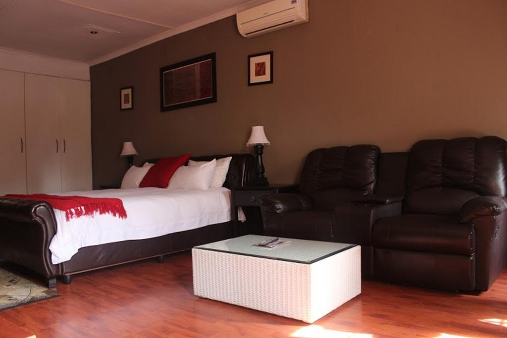 Flamboyant Guest Lodge Γιοχάνεσμπουργκ Εξωτερικό φωτογραφία