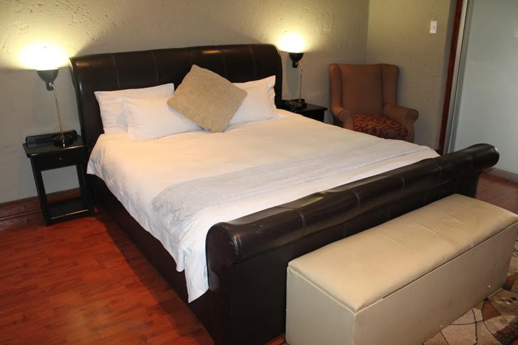 Flamboyant Guest Lodge Γιοχάνεσμπουργκ Εξωτερικό φωτογραφία