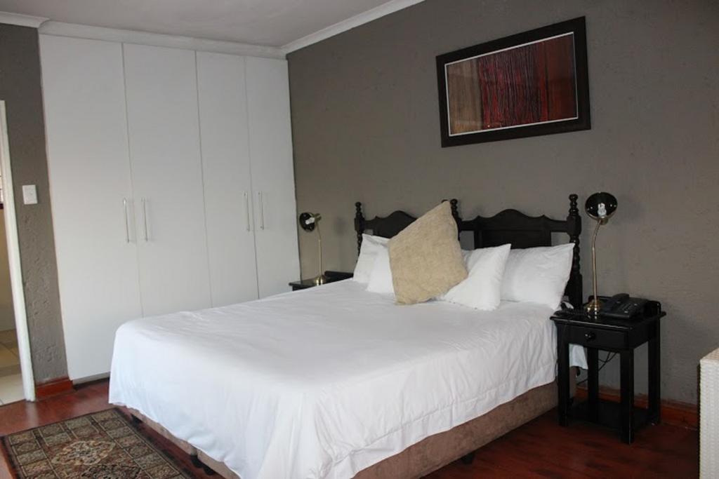 Flamboyant Guest Lodge Γιοχάνεσμπουργκ Εξωτερικό φωτογραφία